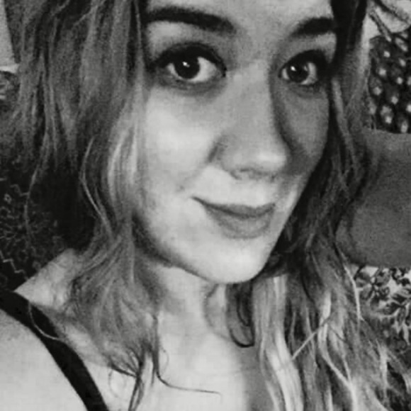 Meet your Posher, Amanda - Picture 1 of 1